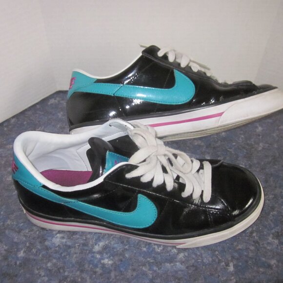 Nike Sweet Classic Patent Leather Low Cuts for Women - Size 8. - Picture 9 of 10